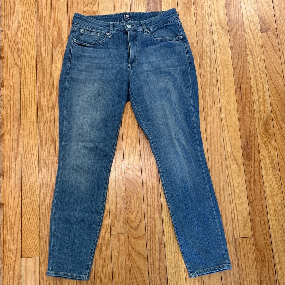 GAP Women's Classic Blue Skinny Jeans